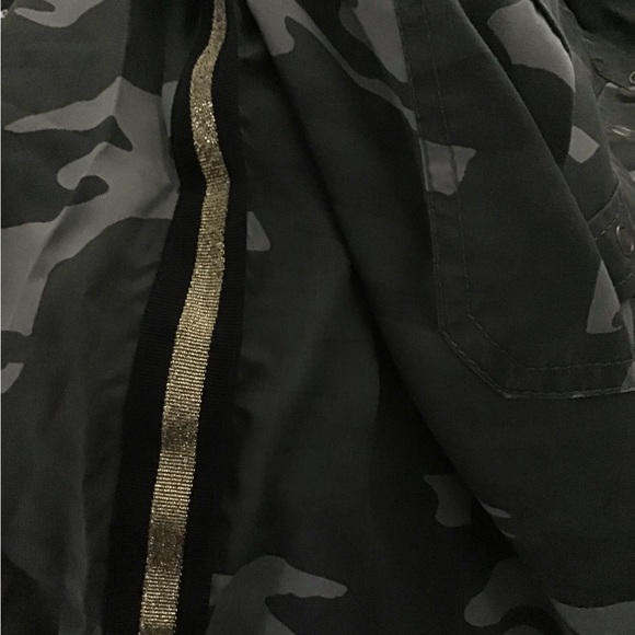 Express Camo Shirt Size L - Picture 5 of 9